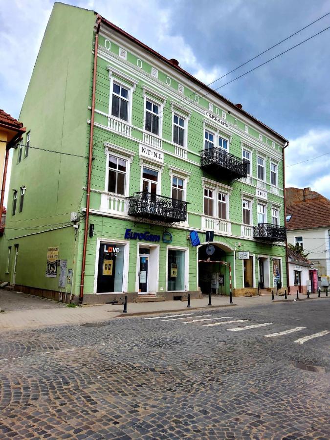 Sissy Vendeghaz Hotel Târgu Secuiesc Exterior photo
